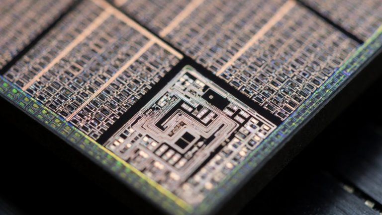 Qualcomm's 2026 dual-chip strategy and the 2nm race