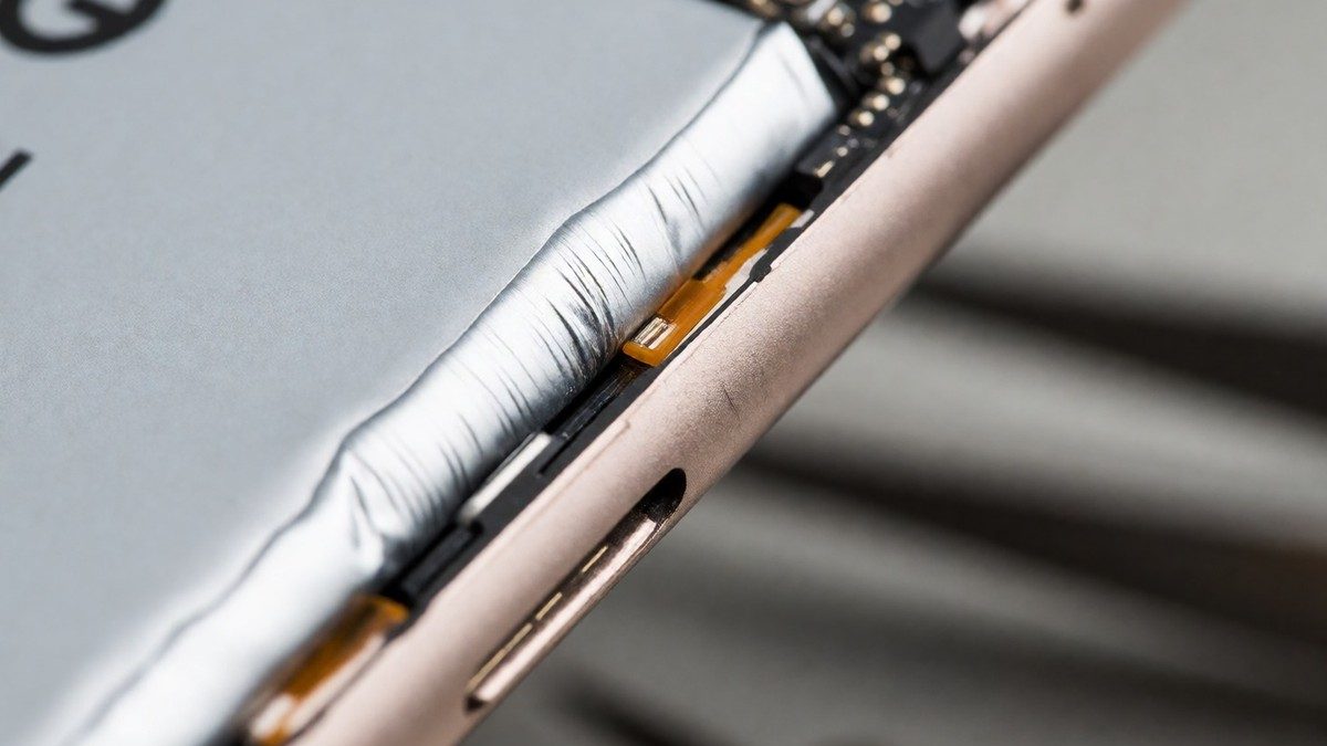 The risks of Apple's ultrathin iPhone 17 Air design push